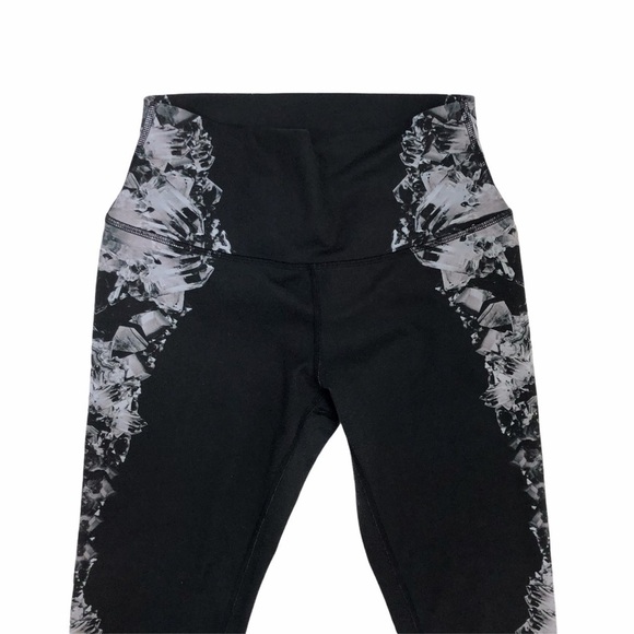 ALO Yoga Airbrush Printed Legging Size Small Black White Athletic Activewear - Picture 7 of 10